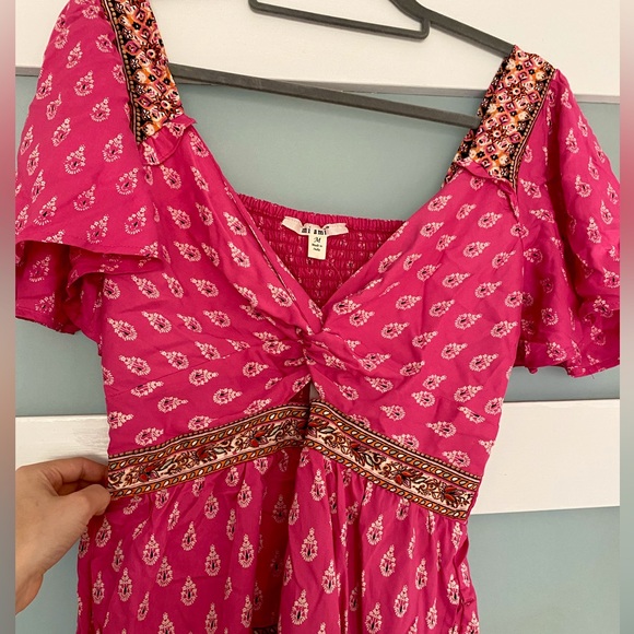 Francesca’s keyhole pink romper - Picture 2 of 4